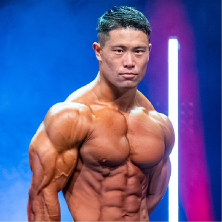 寺山諒選手（ボディビル）.png